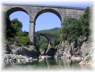 Le pont de Réjus Commune de Meyras